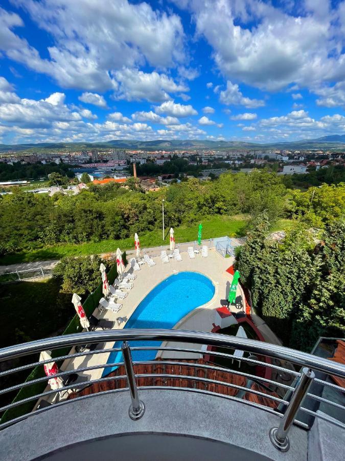 Freya Spa Apartments Ni Exteriör bild