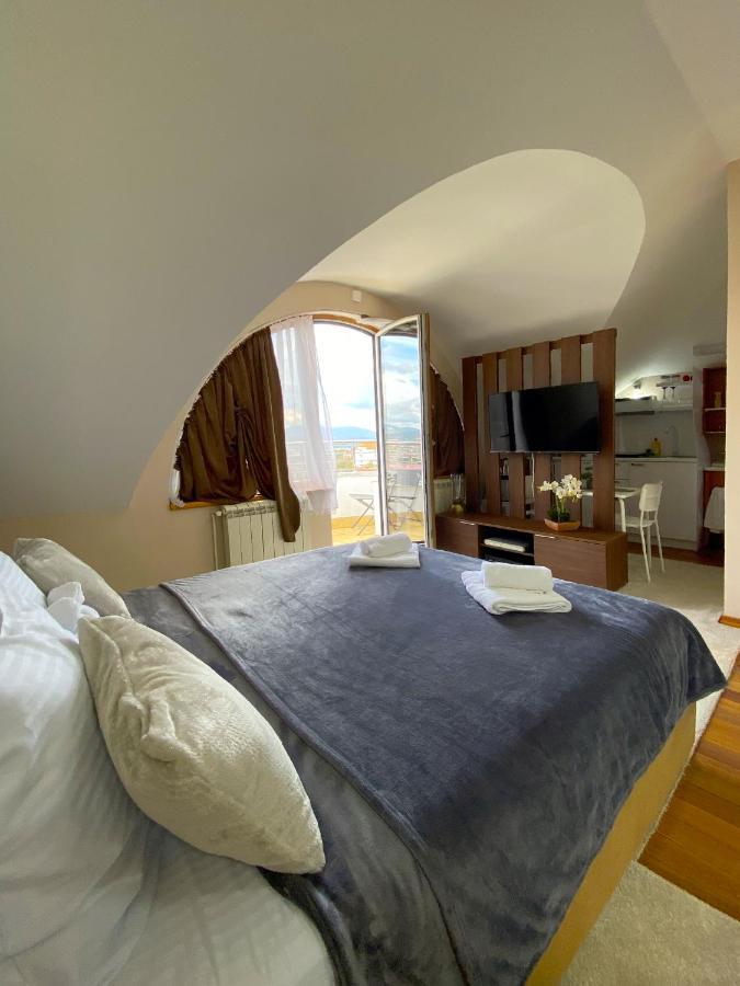 Freya Spa Apartments Ni Exteriör bild