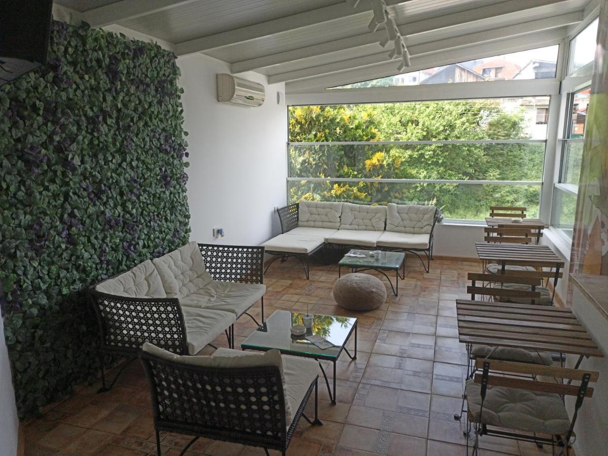Freya Spa Apartments Ni Exteriör bild